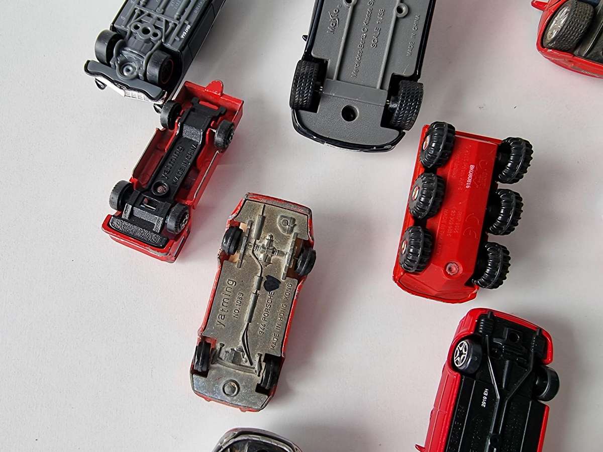 Mixed Lot of Die Cast Cars