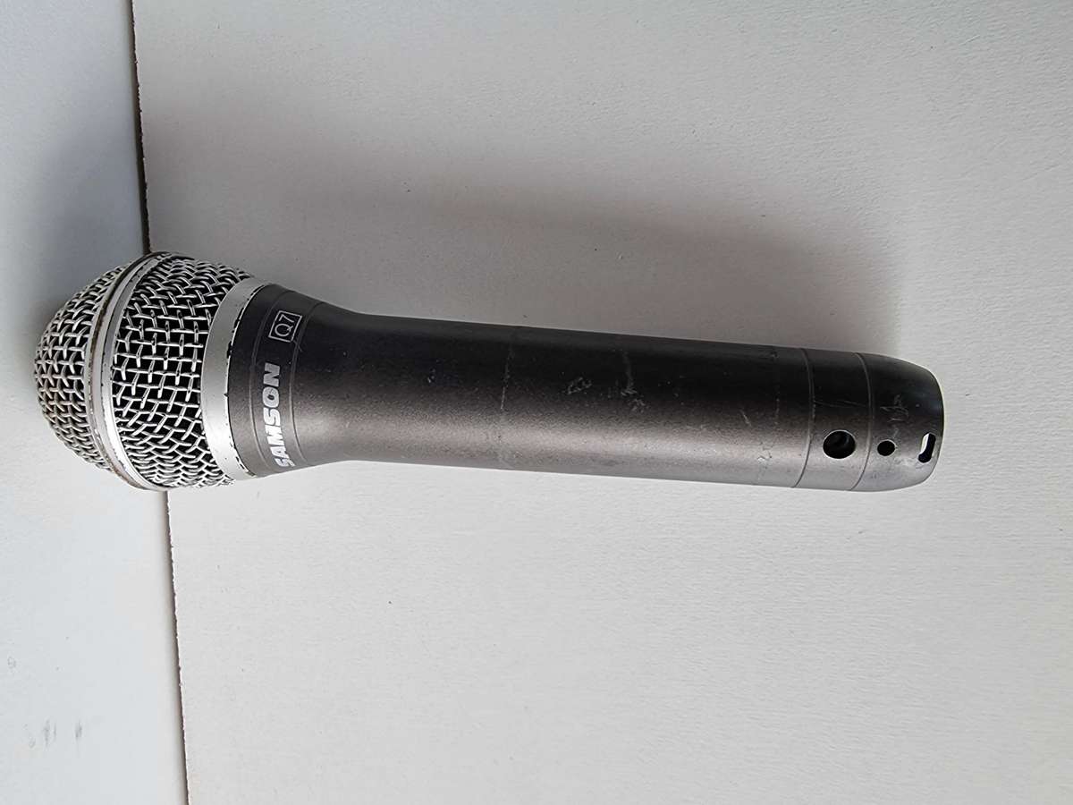 Behringer Microphone in Case
