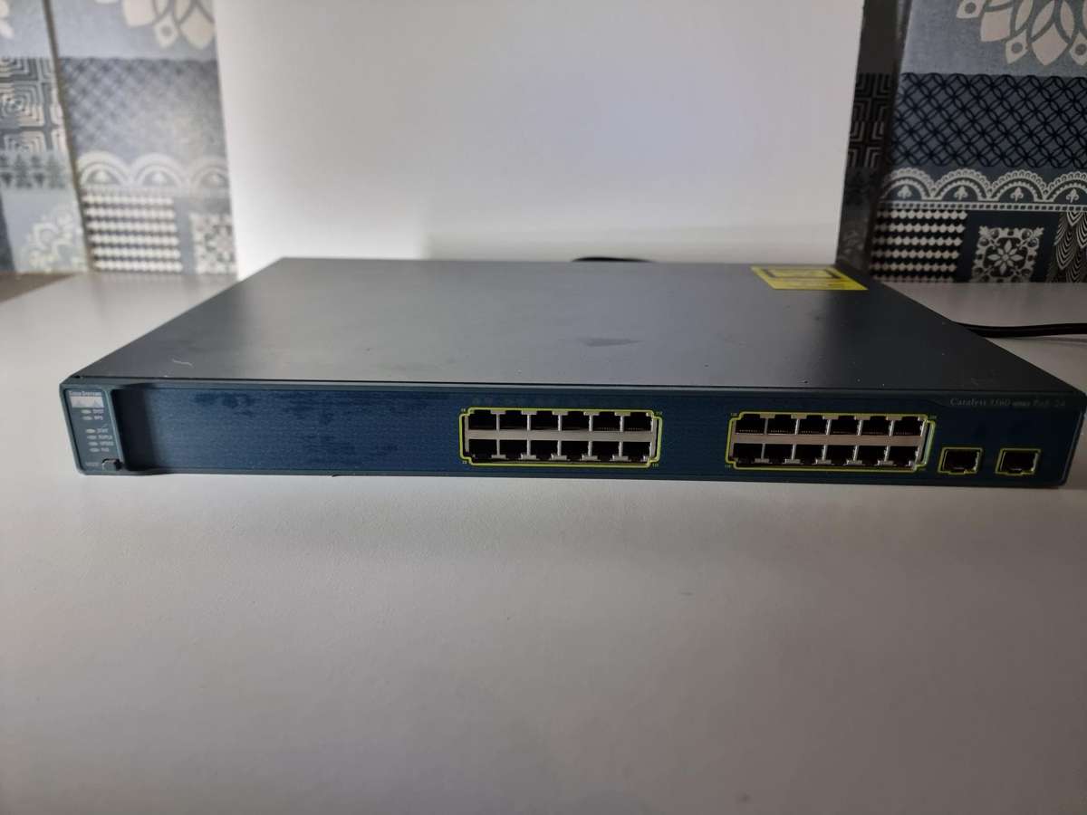 Cisco Catalyst 3560 Series PoE-24 Switch