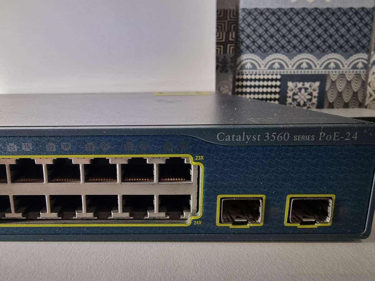 Cisco Catalyst 3560 Series PoE-24 Switch