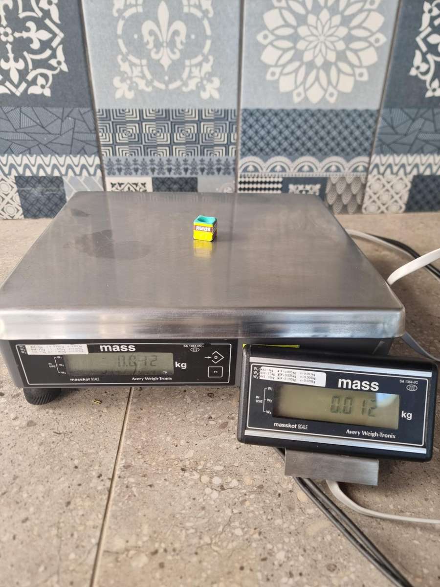 Avery Scale With Display