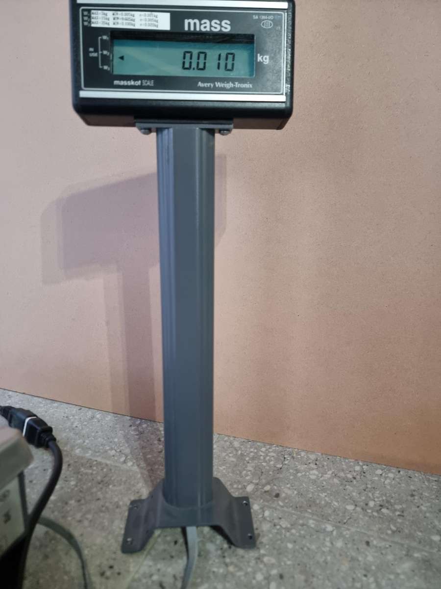 Avery Scale With Display - Pole Mounted