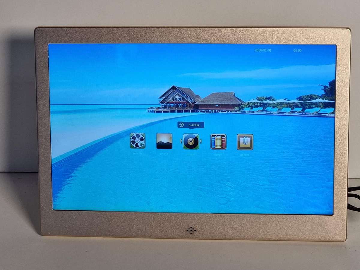 13" Digital Photo Frame - Metallic Frame - Demo
