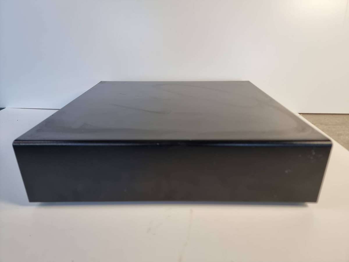 Cash drawer with key