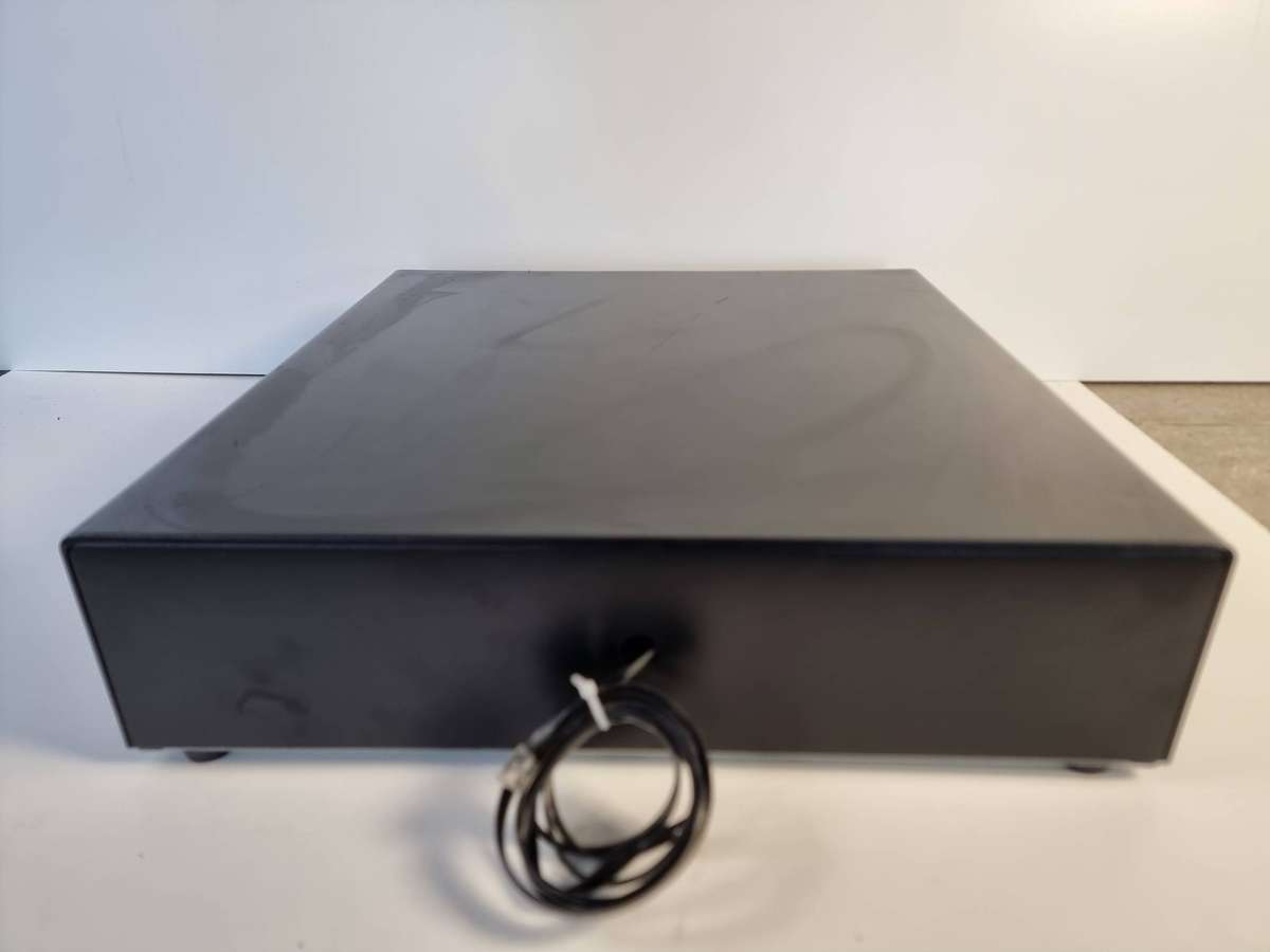 Cash drawer with key