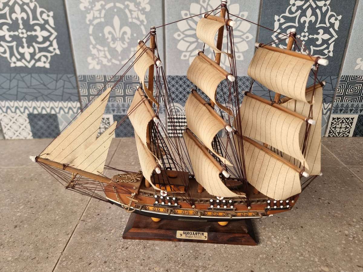 Detailed Ship Model Of The "Bergantín Siglo xviii Vessel"