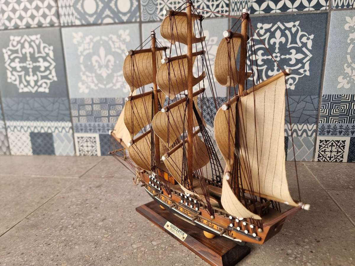 Detailed Ship Model Of The "Bergantín Siglo xviii Vessel"