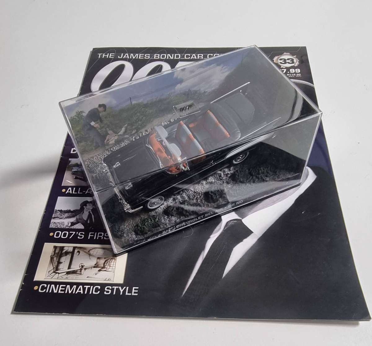James Bond 007 Car Collection With Corresponding Magazine - Dr No