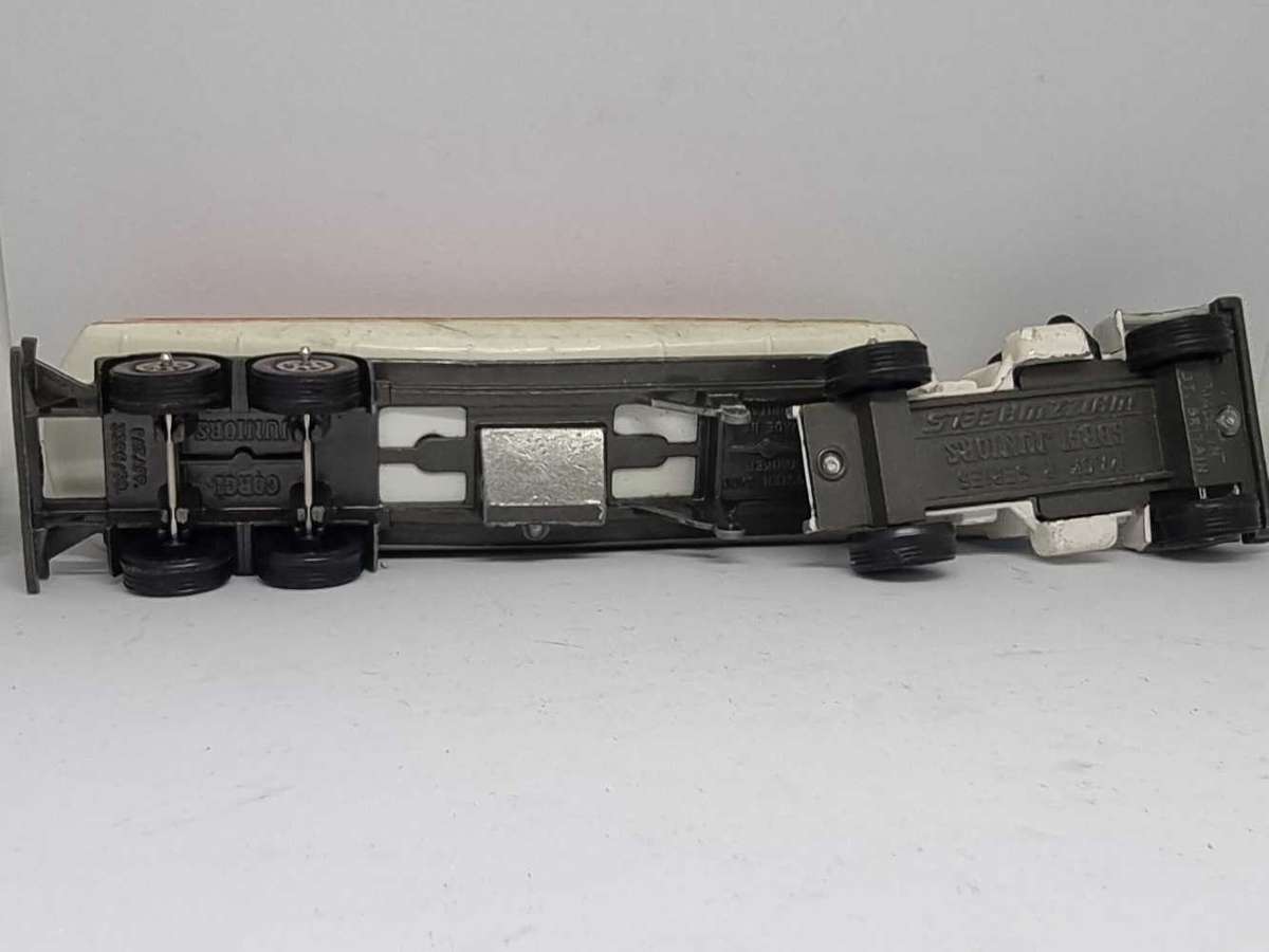 Corgi Juniors Whizzwheels Esso Mack R Series Esso Trailer Tanker.