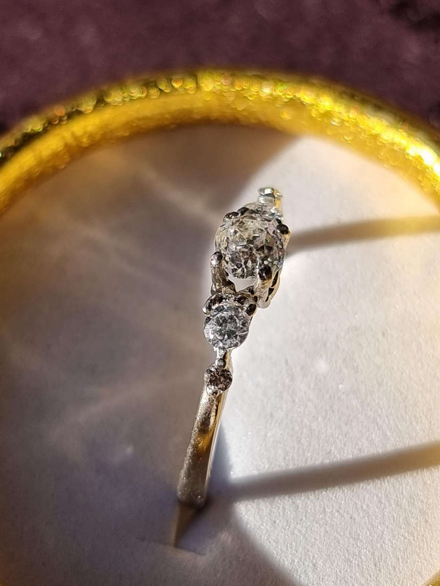 "0.70 CARAT NATURAL DIAMOND" ENGAGEMENY RING Set in 9CT White Gold. ( Genuine Gold.)