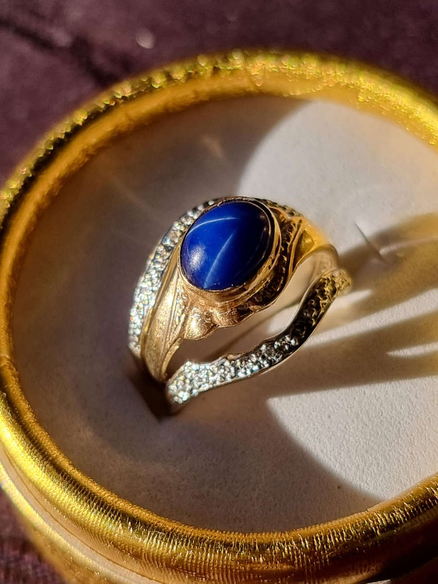 Three Piece "SIX RAY STAR BLUE SAPPHIRE" and DIAMOMD Set in 9CT Yellow Gold. Genuine Gold