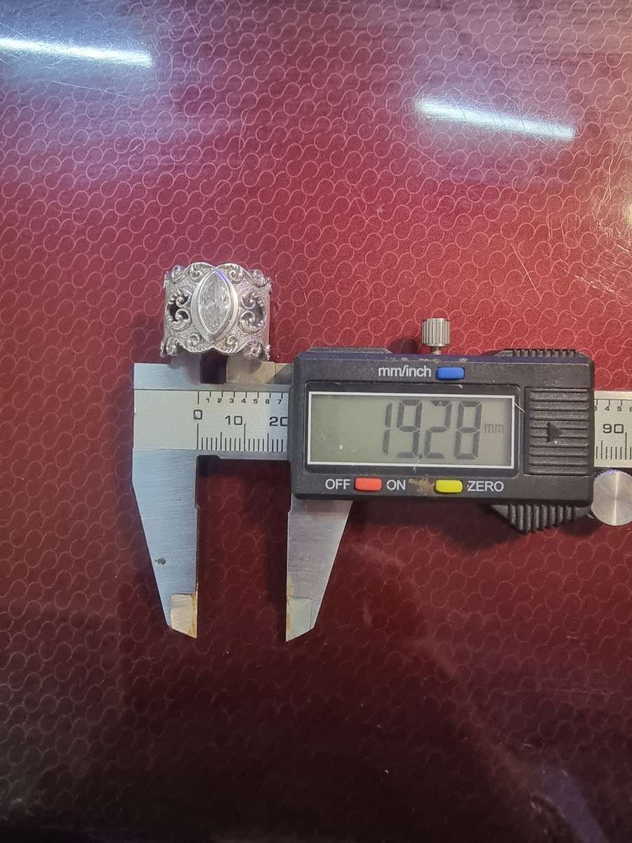 " ANTIQUE" Teardrop CZ 925 Sterling Silver Ring. ( Genuine Silver.)