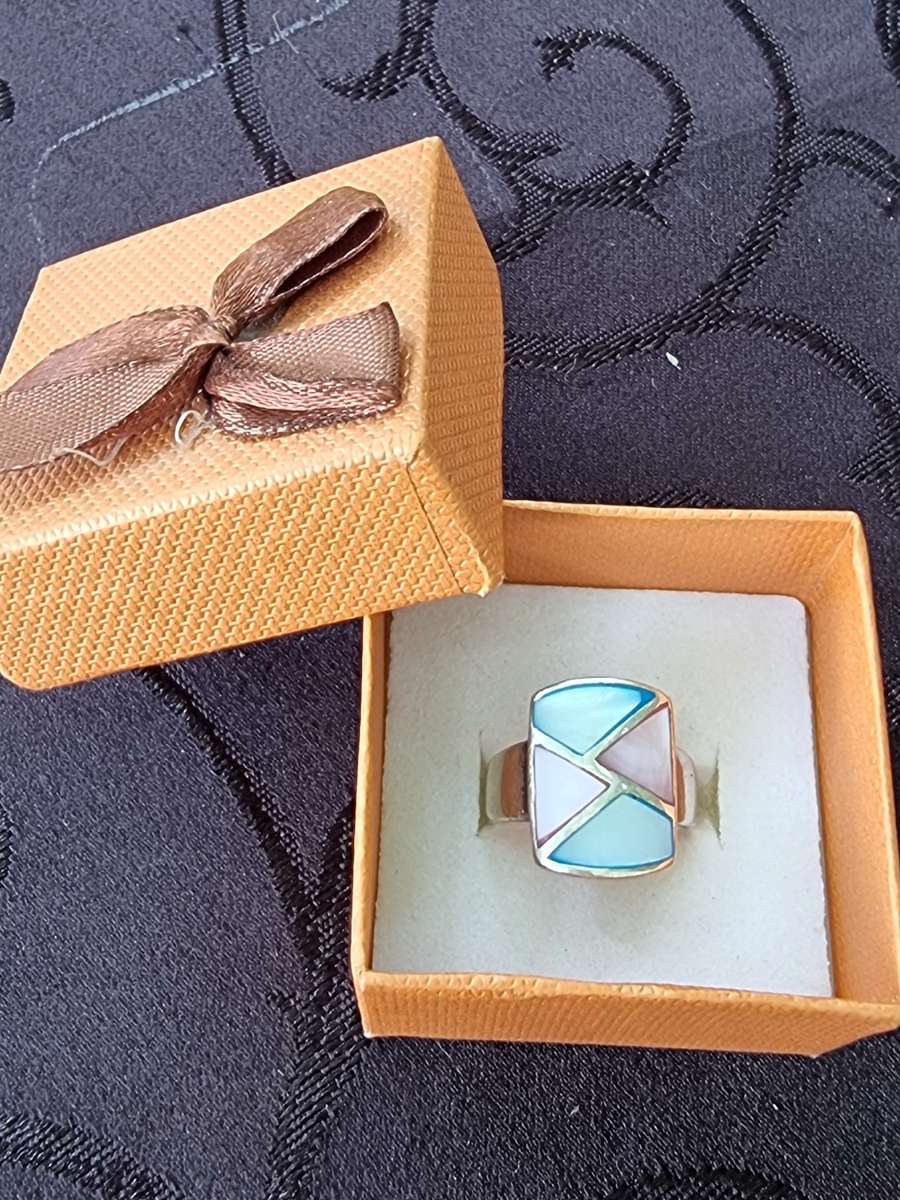 Pink Blue Mother of Pearl Inlay 925 Sterling Silver Ring. ( Genuine Silver. )