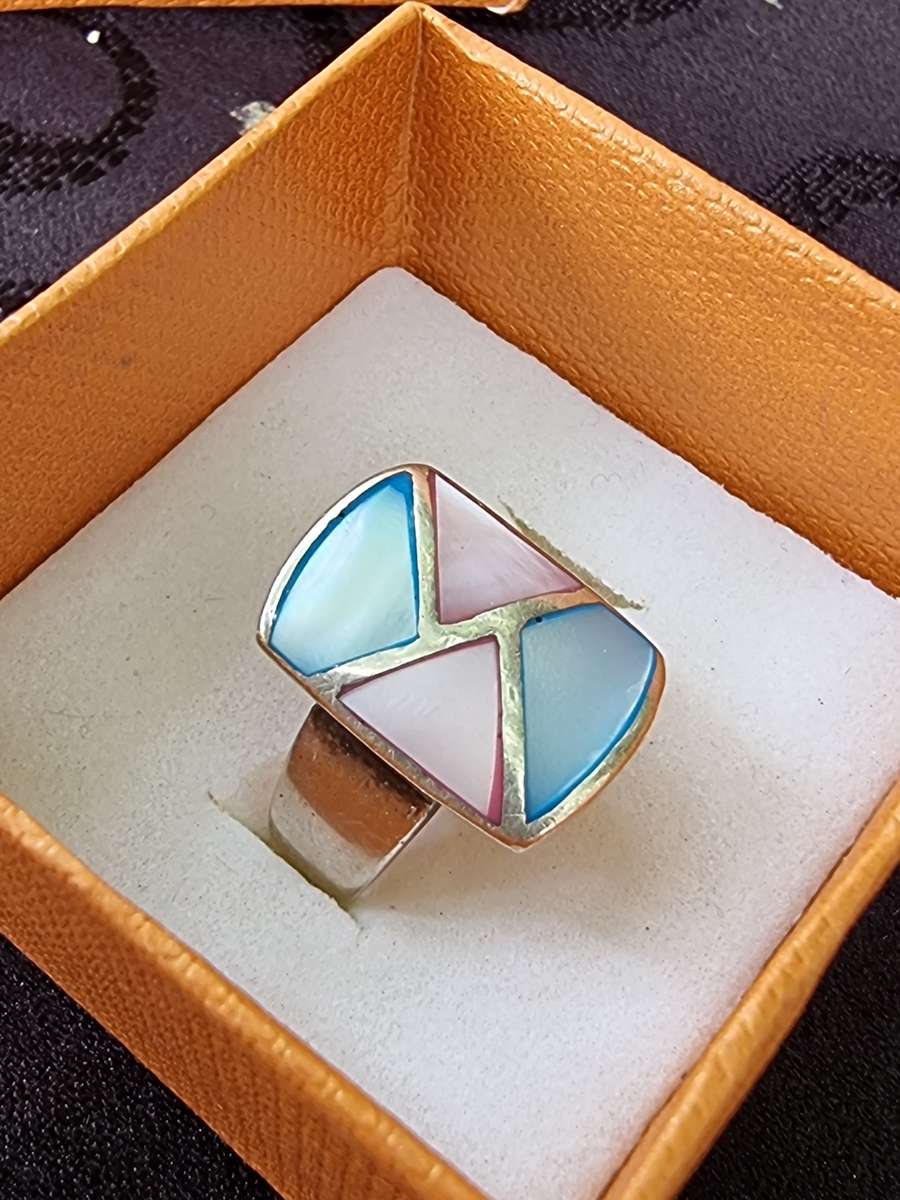 Pink Blue Mother of Pearl Inlay 925 Sterling Silver Ring. ( Genuine Silver. )