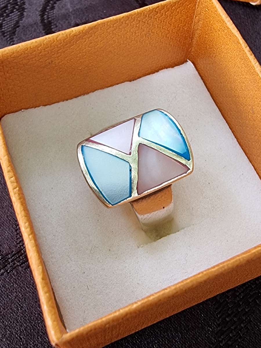 Pink Blue Mother of Pearl Inlay 925 Sterling Silver Ring. ( Genuine Silver. )