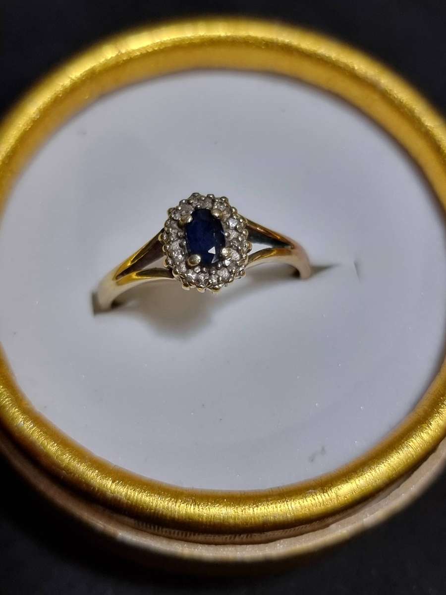 Blue Sapphire 9CT Yellow Gold Ring.( Genuine Gold.)