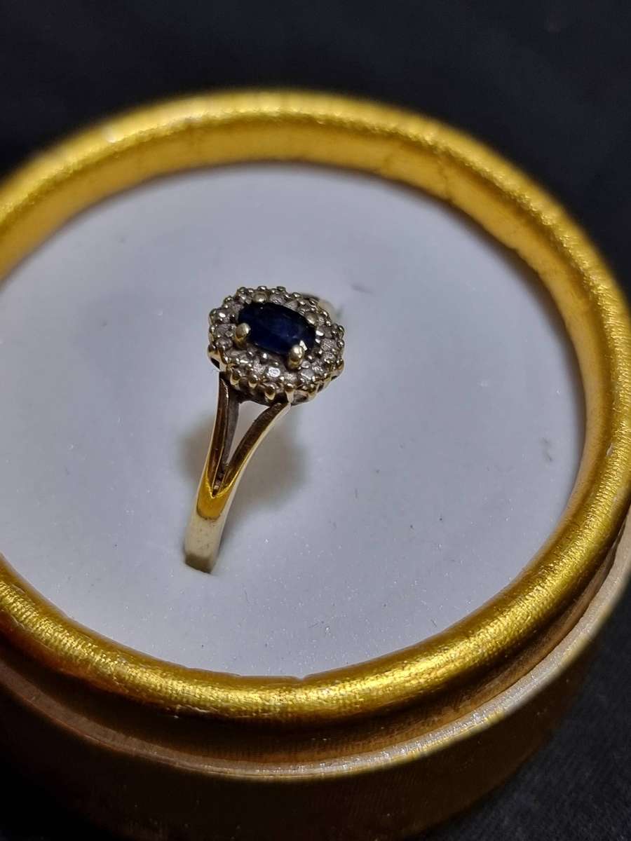 Blue Sapphire 9CT Yellow Gold Ring.( Genuine Gold.)