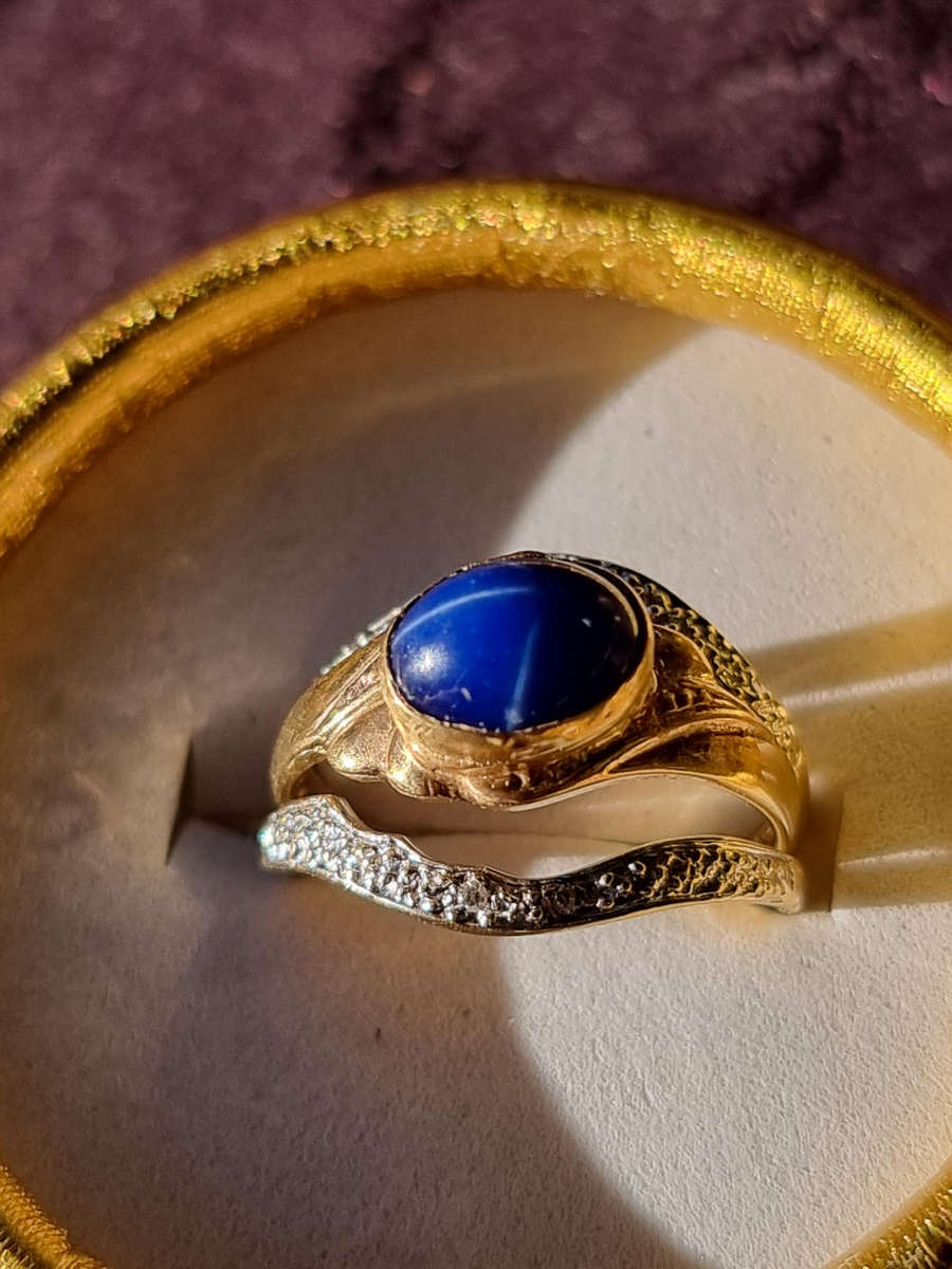 Three Piece "SIX RAY STAR BLUE SAPPHIRE" and DIAMOMD Set in 9CT Yellow Gold. Genuine Gold