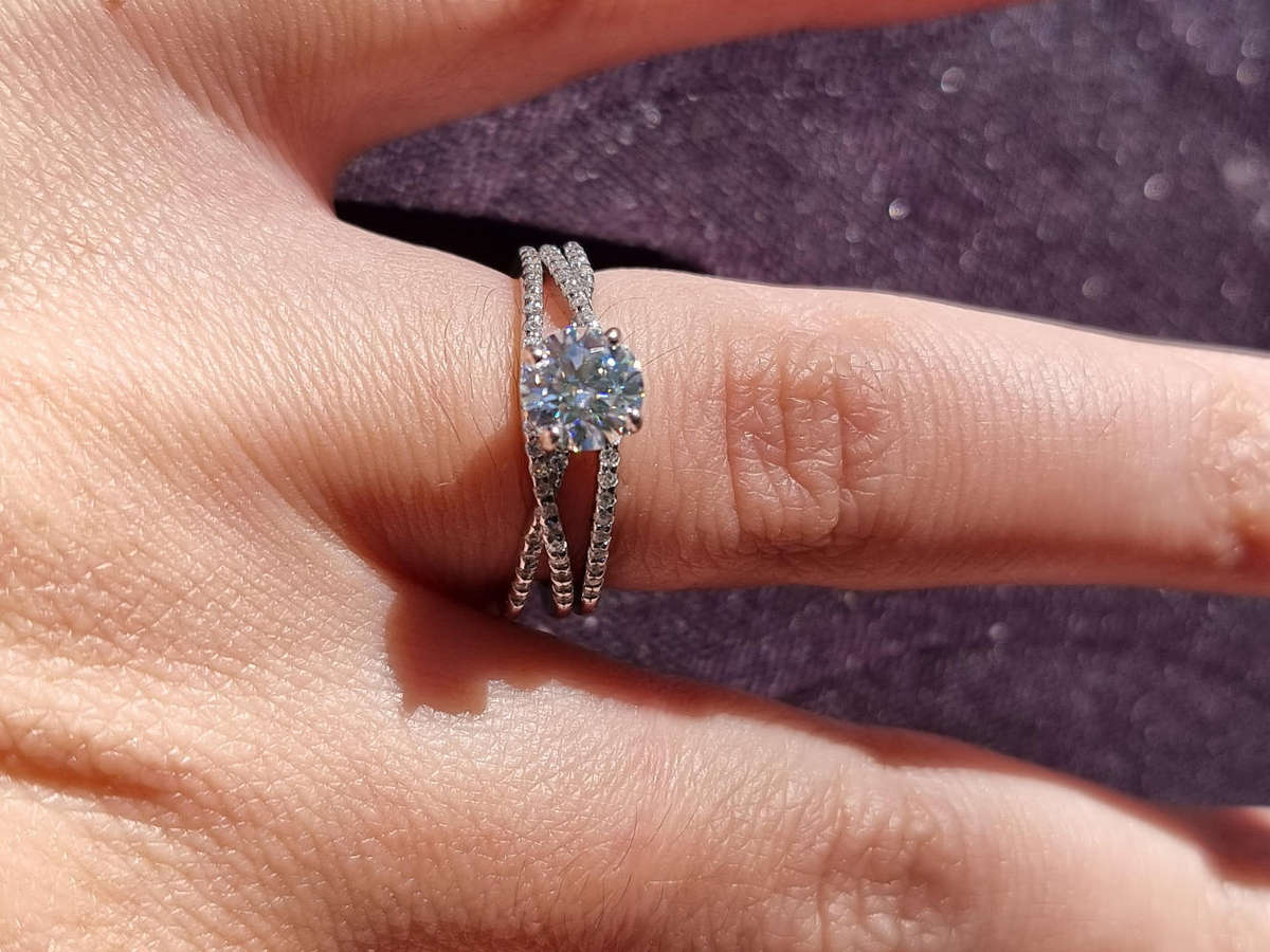 CERTIFIED "1.00 CARAT MOISANITE" Engagment Diamond Designer Sterling Ring (Genuine Silver)