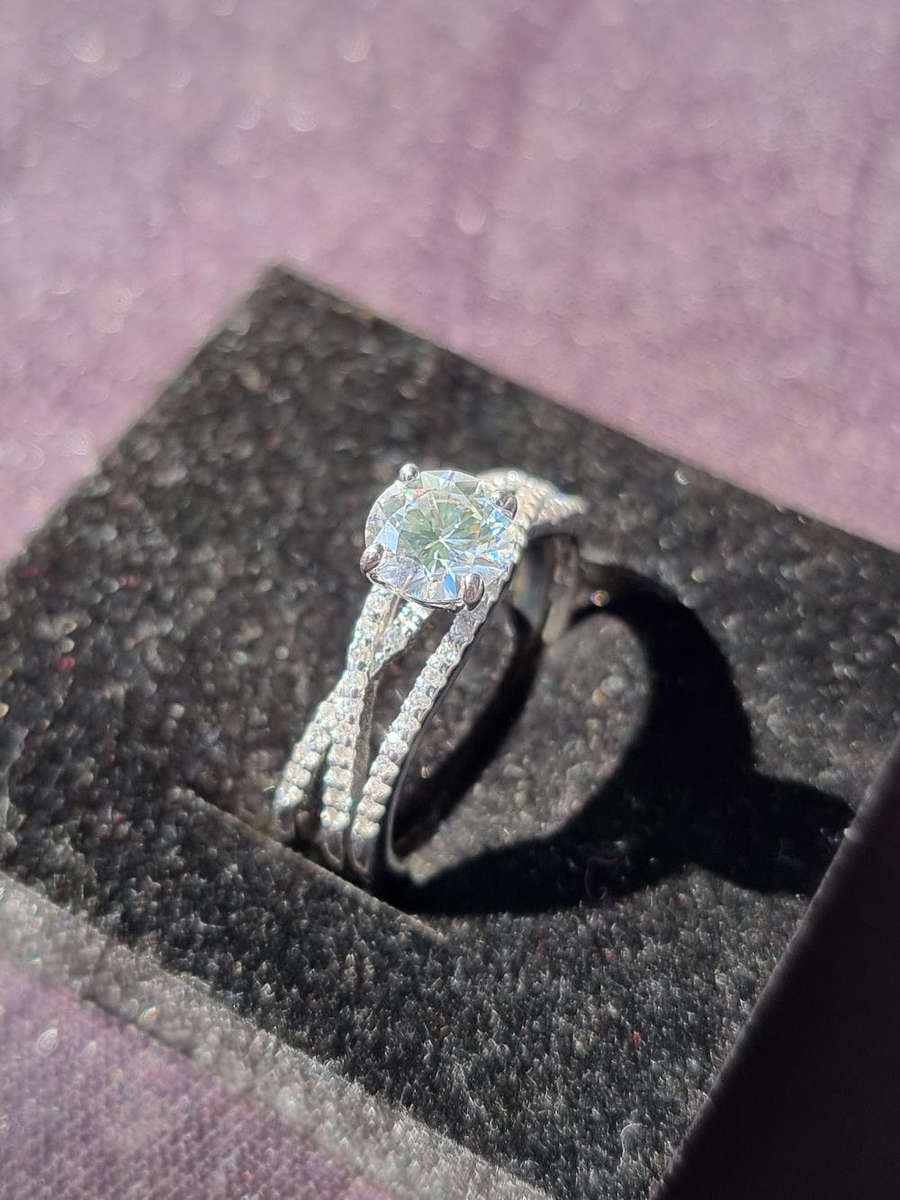 CERTIFIED "1.00 CARAT MOISANITE" Engagment Diamond Designer Sterling Ring (Genuine Silver)