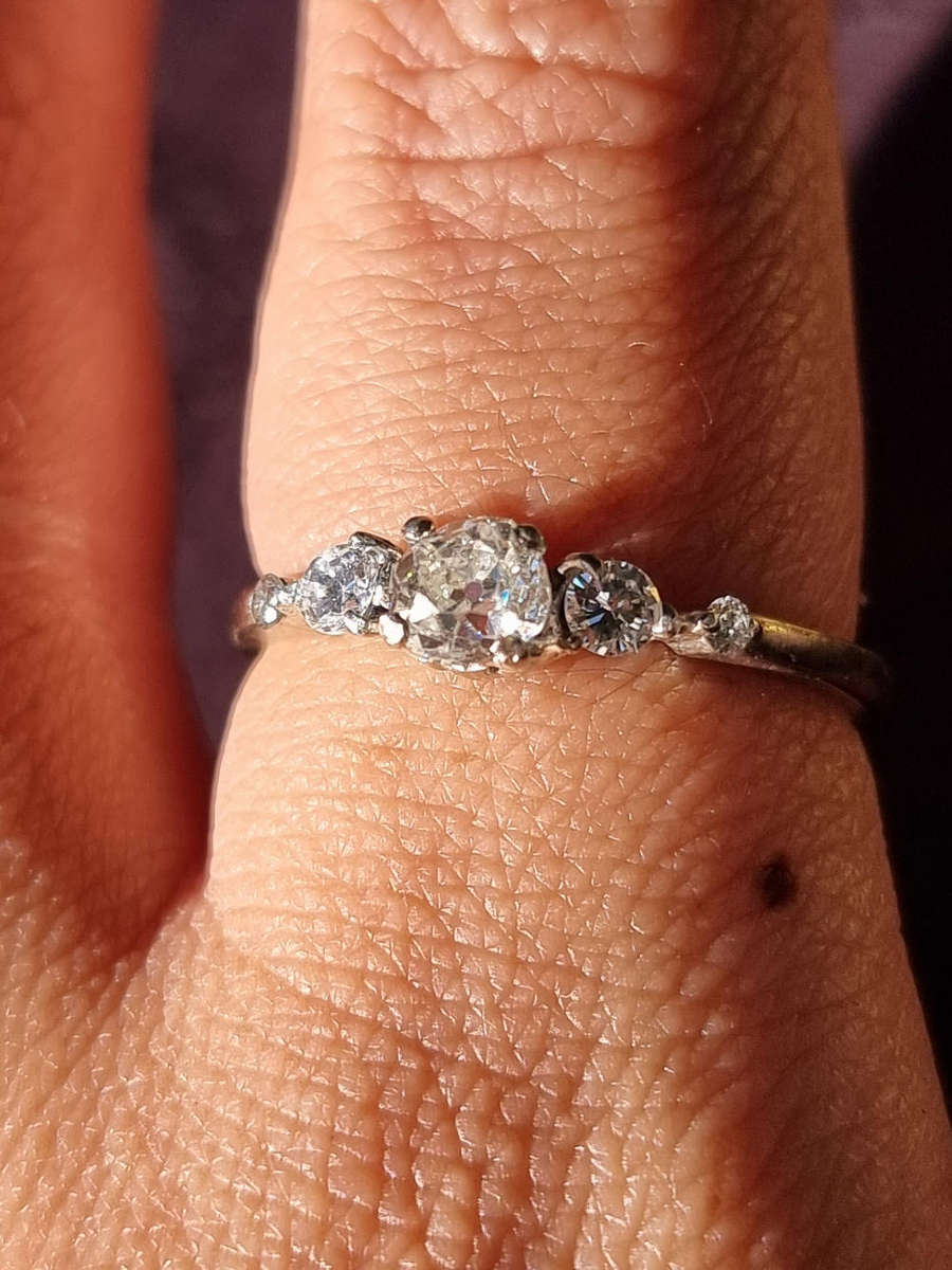 "0.70 CARAT NATURAL DIAMOND" ENGAGEMENY RING Set in 9CT White Gold. ( Genuine Gold.)