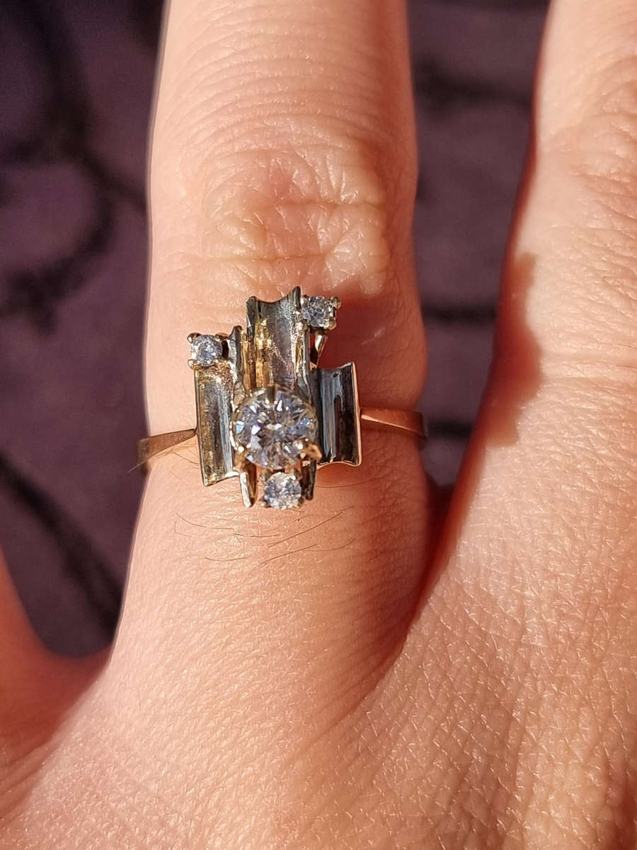 "Genuine" 0,45 Carat Natural Diamond "Engagement Designer" 9CT Yellow Gold Ring. ( Genuine Gold.)