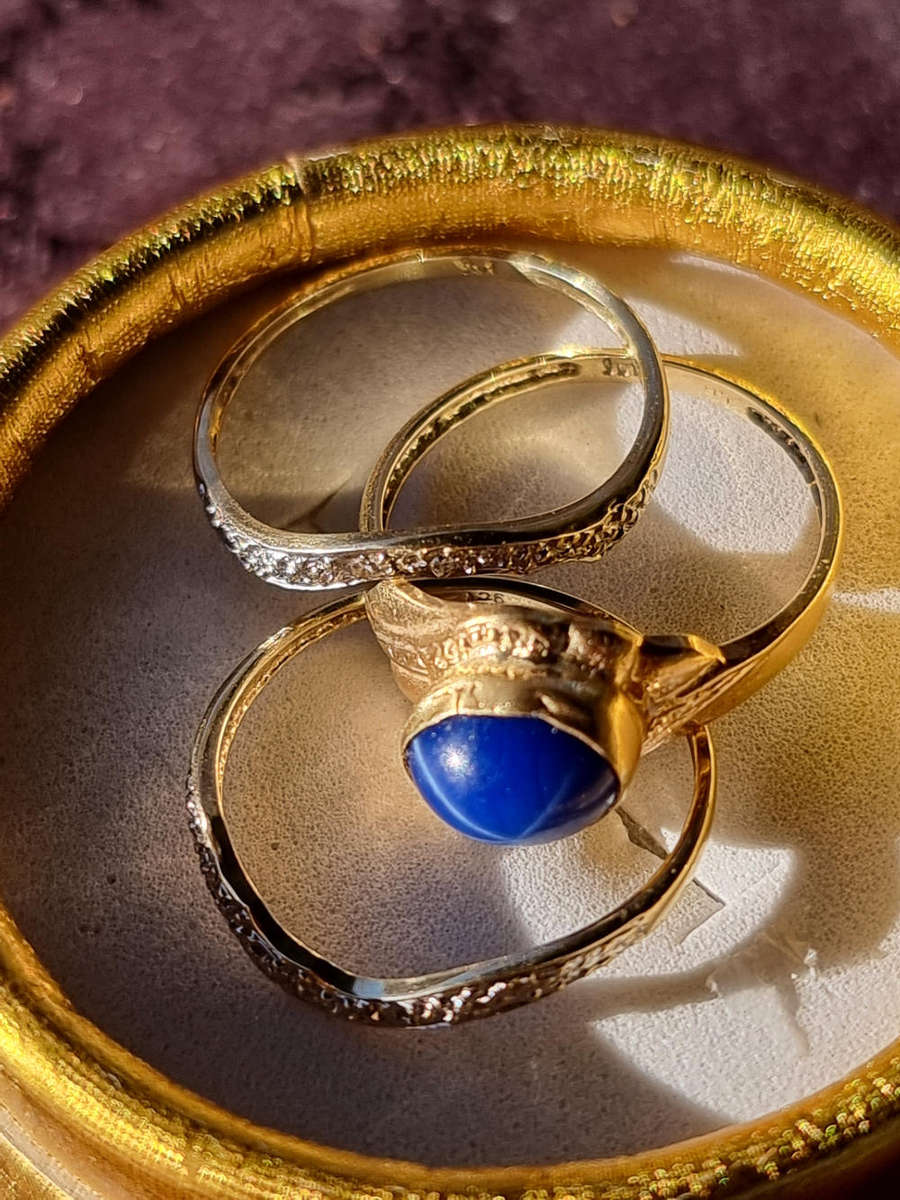 Three Piece "SIX RAY STAR BLUE SAPPHIRE" and DIAMOMD Set in 9CT Yellow Gold. Genuine Gold