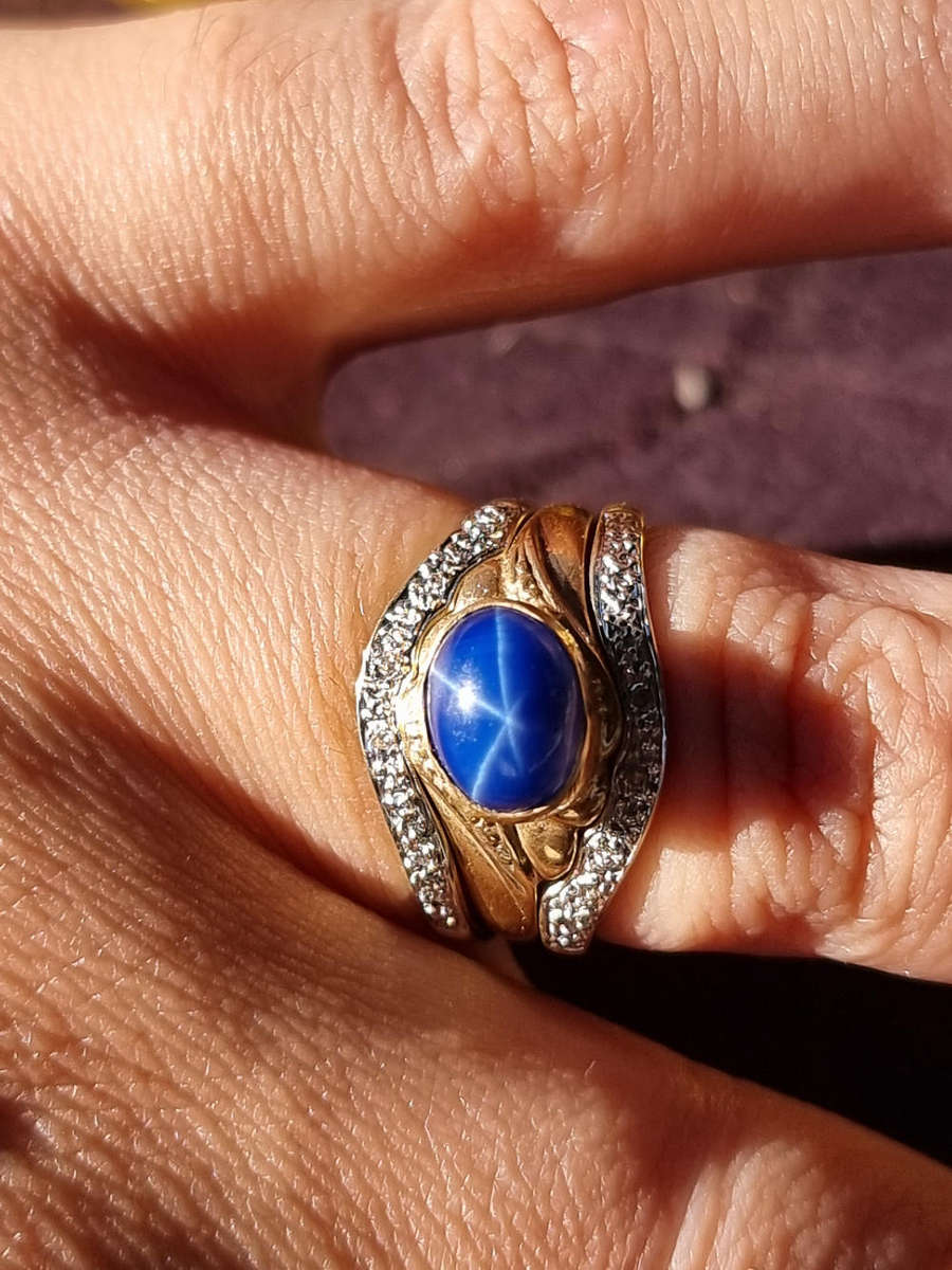 Three Piece "SIX RAY STAR BLUE SAPPHIRE" and DIAMOMD Set in 9CT Yellow Gold. Genuine Gold