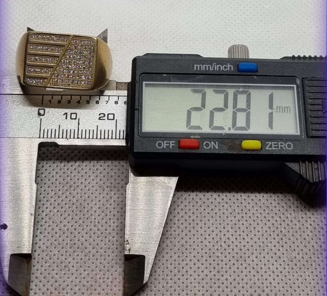 MENS "SIGNET RING" 925 Sterling Silver. Gold Plated ( Genuine Silver.)