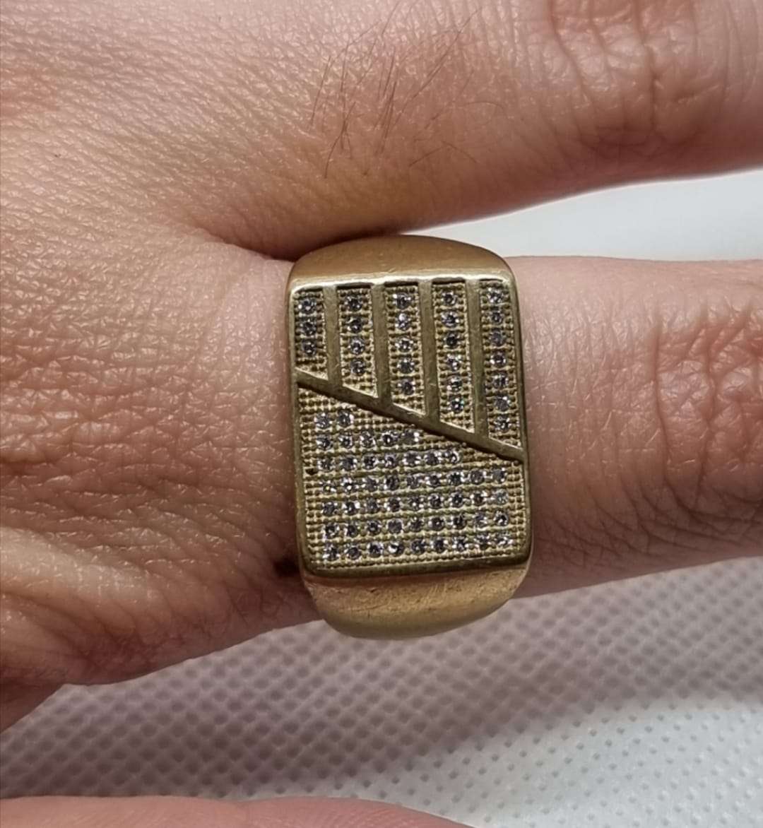 MENS "SIGNET RING" 925 Sterling Silver. Gold Plated ( Genuine Silver.)