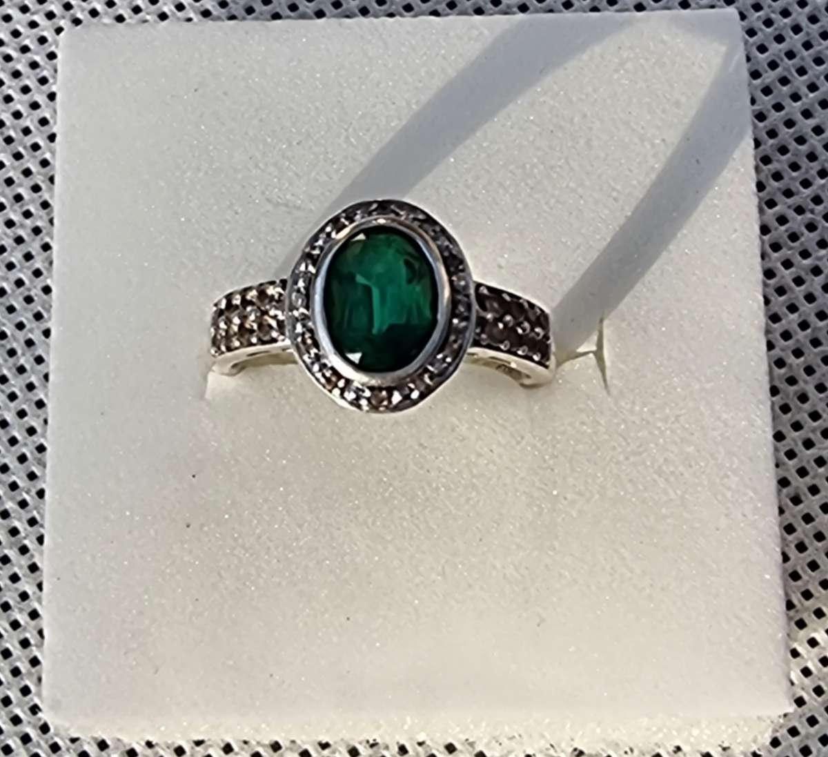 Green Oval CZ Cut 925 Sterling Silver Engagement Ring.( Genuine Silver.)