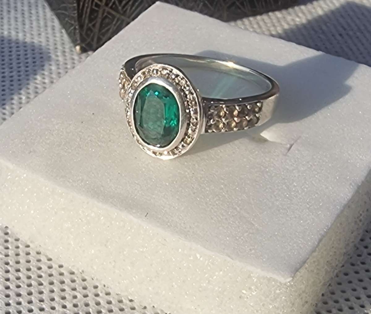 Green Oval CZ Cut 925 Sterling Silver Engagement Ring.( Genuine Silver.)