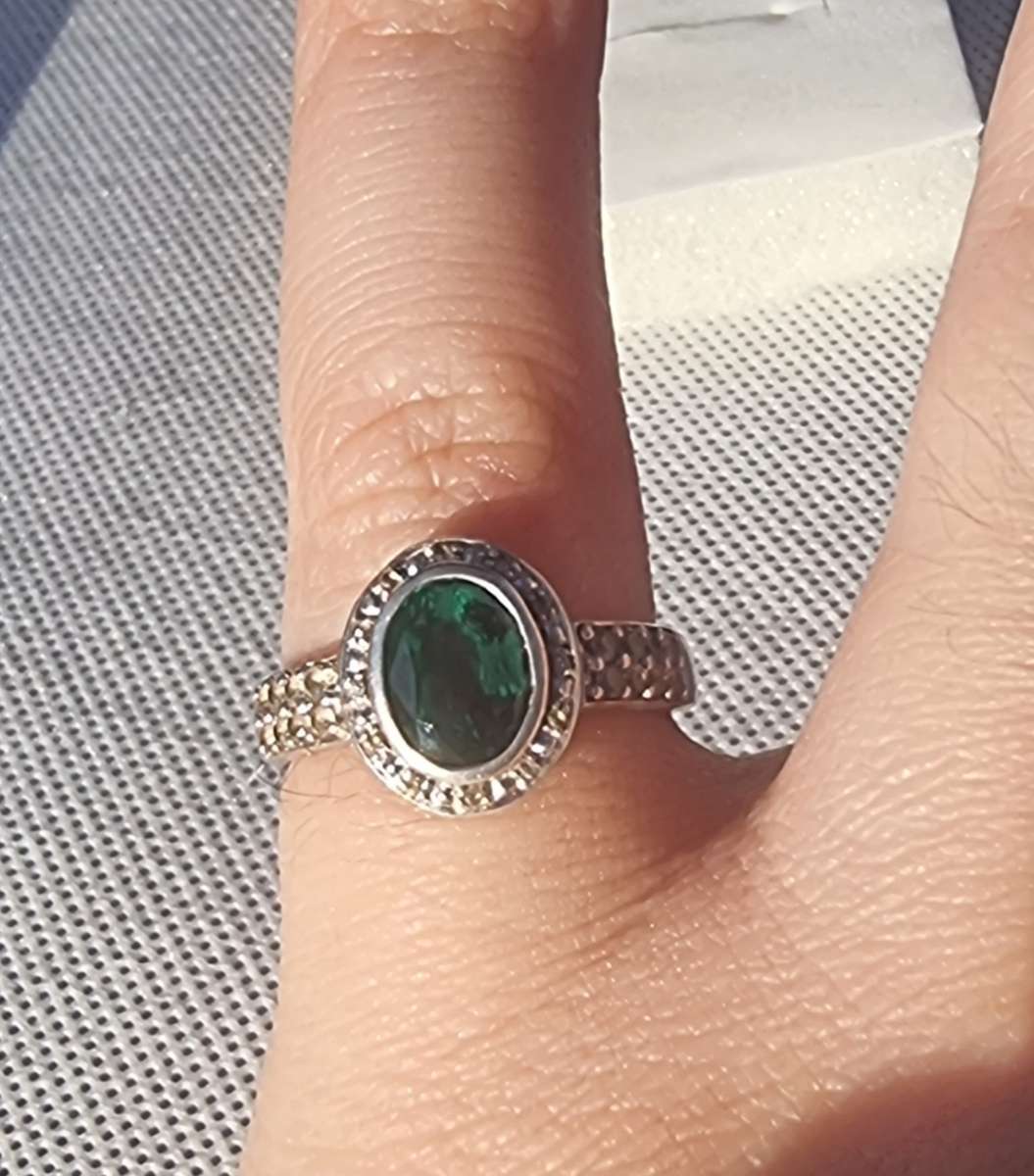 Green Oval CZ Cut 925 Sterling Silver Engagement Ring.( Genuine Silver.)