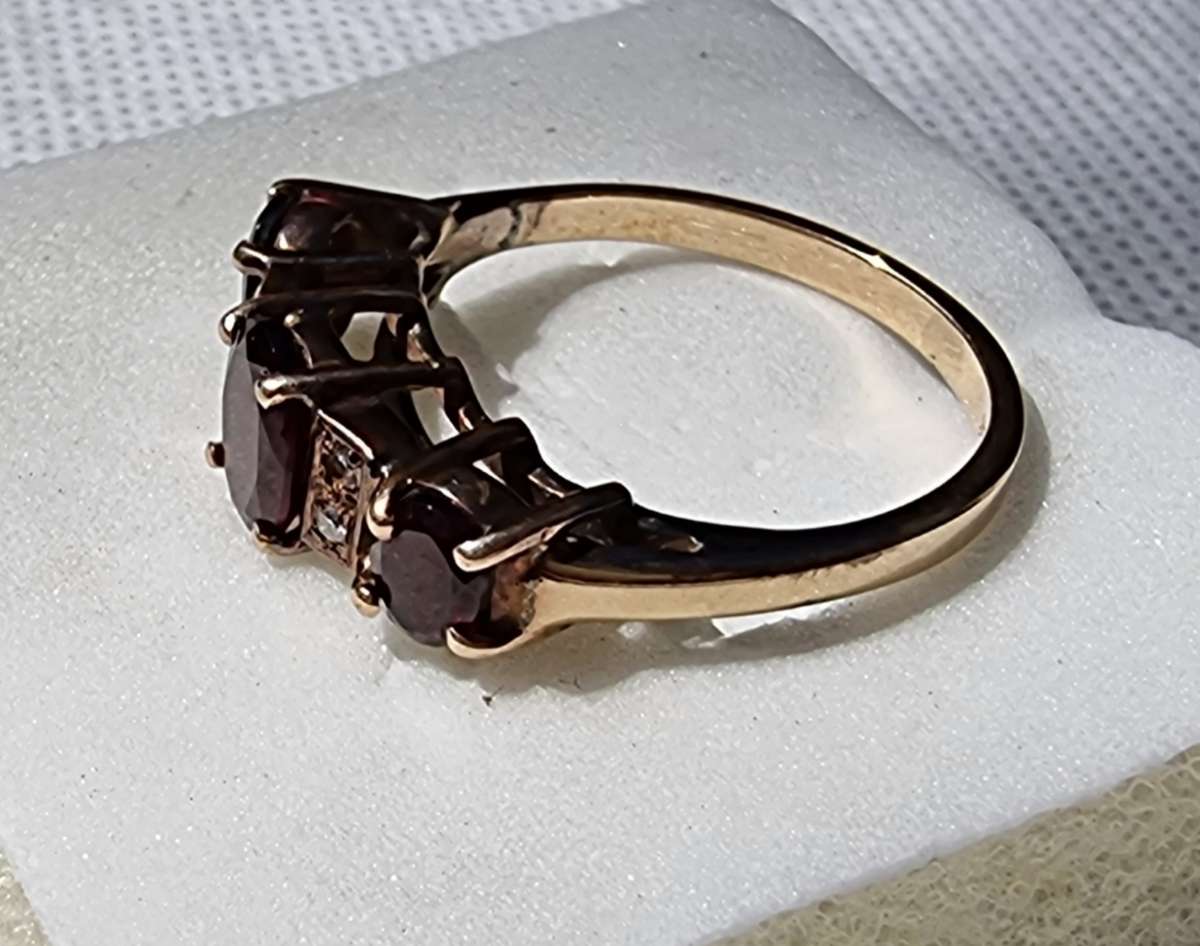 9ct Yellow Gold Garnet Engagement Ring