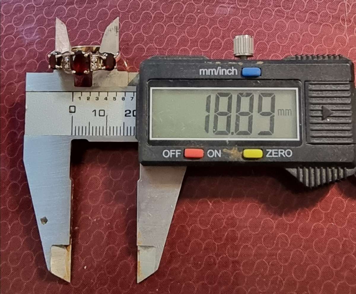 9ct Yellow Gold Garnet Engagement Ring