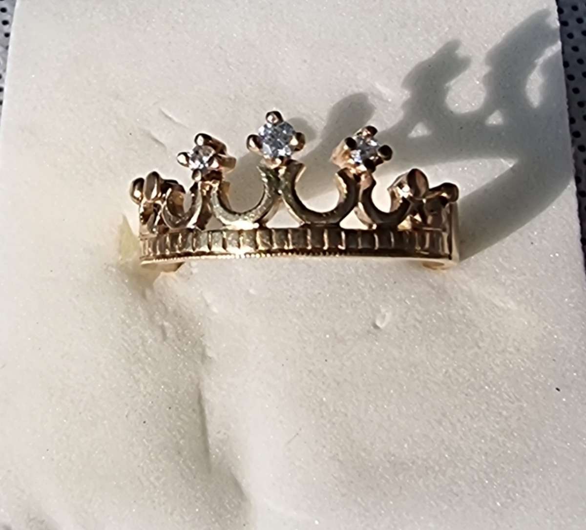 DESIGNER "CROWN and DIAMOND" 9CT Yellow Gold Ring.( Genuine Gold. )