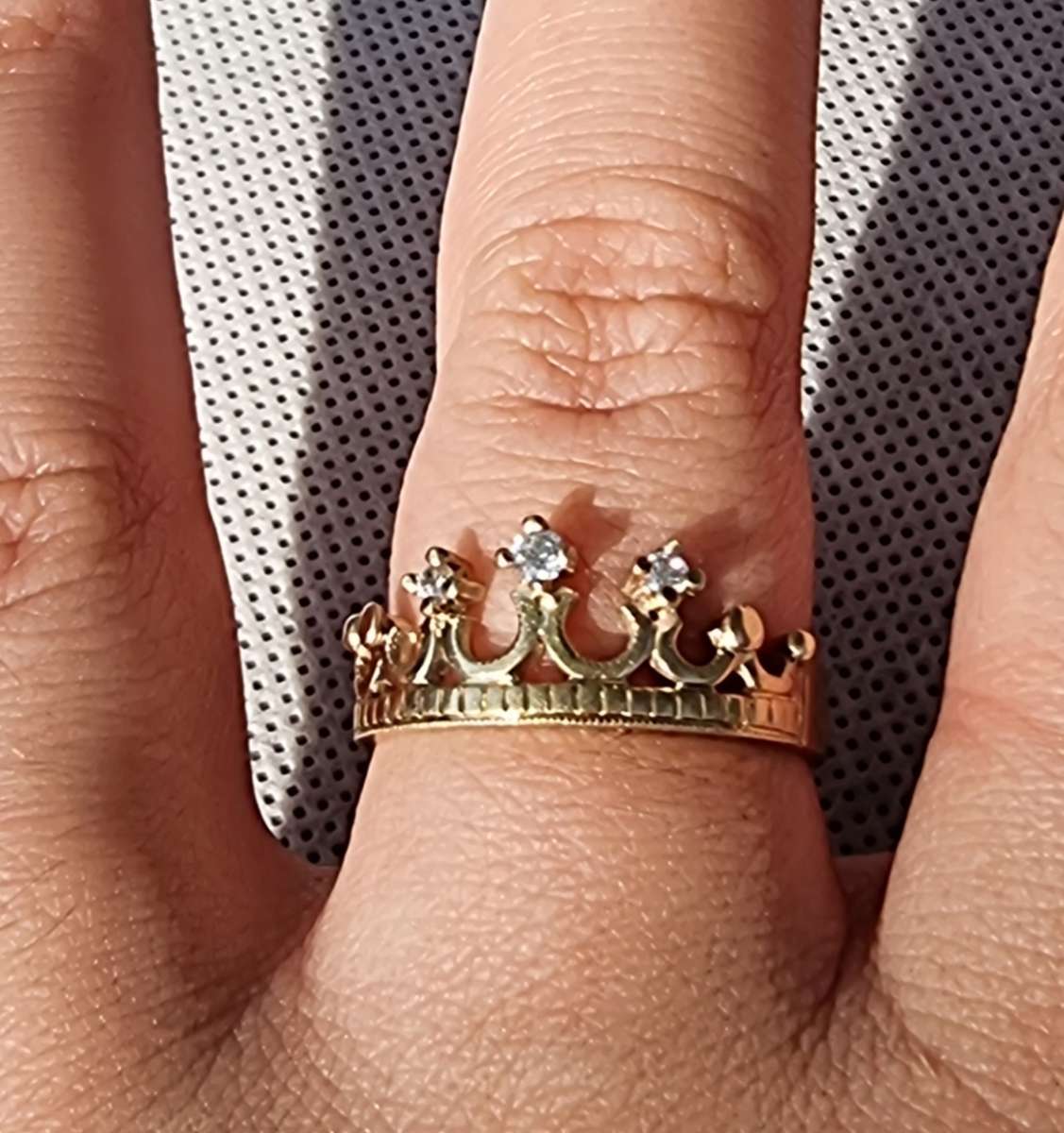 DESIGNER "CROWN and DIAMOND" 9CT Yellow Gold Ring.( Genuine Gold. )