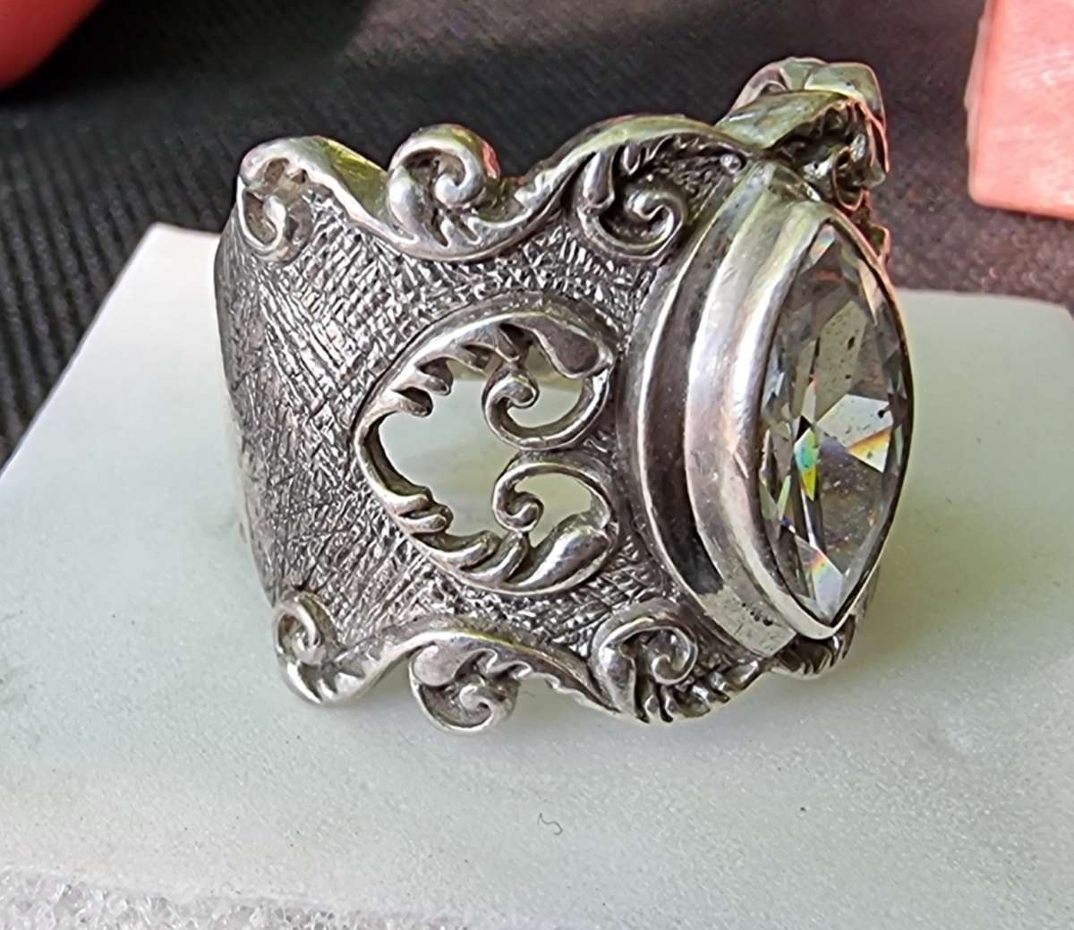 " ANTIQUE" Teardrop CZ 925 Sterling Silver Ring. ( Genuine Silver.)