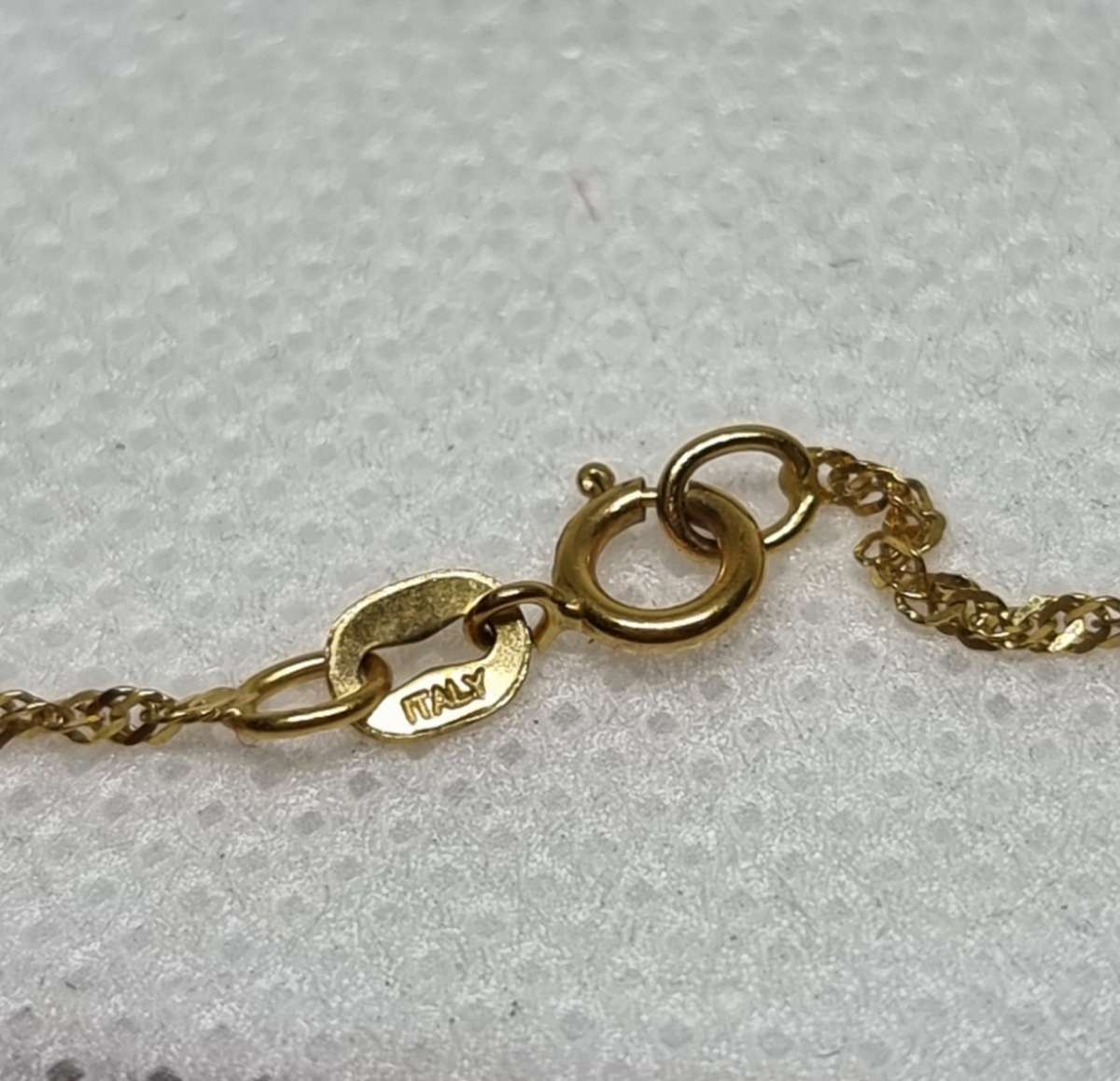 "ITALY "9CT Yellow "GOLD SQUARE BOX" CZ Pendant with Twisted Rope Chain.( Genuine Gold.)