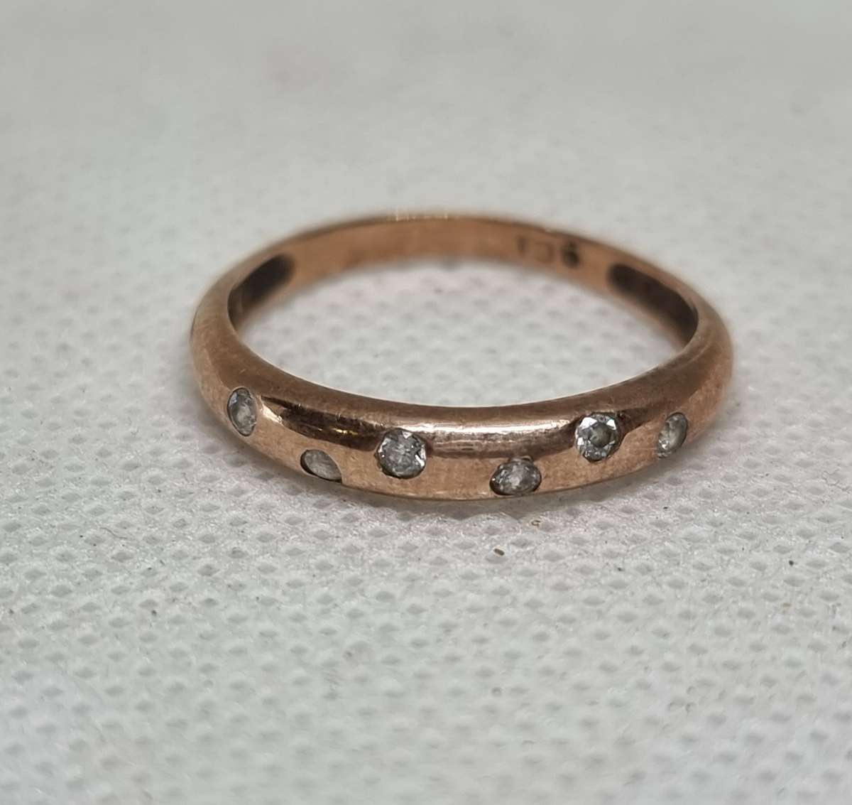 Diamond 9CT Rose Gold Wedding Band Ring.( Genuine Gold. )