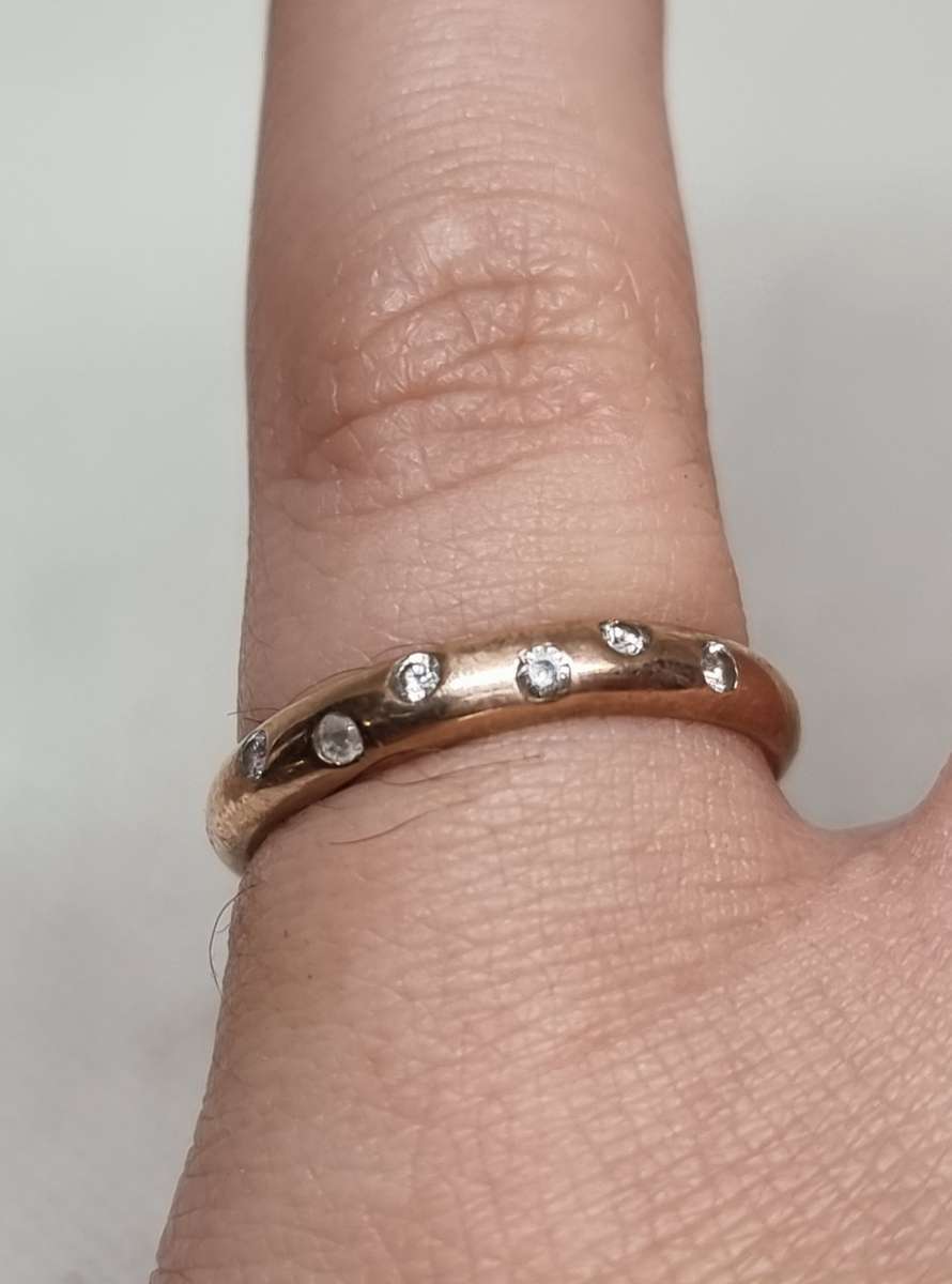 Diamond 9CT Rose Gold Wedding Band Ring.( Genuine Gold. )