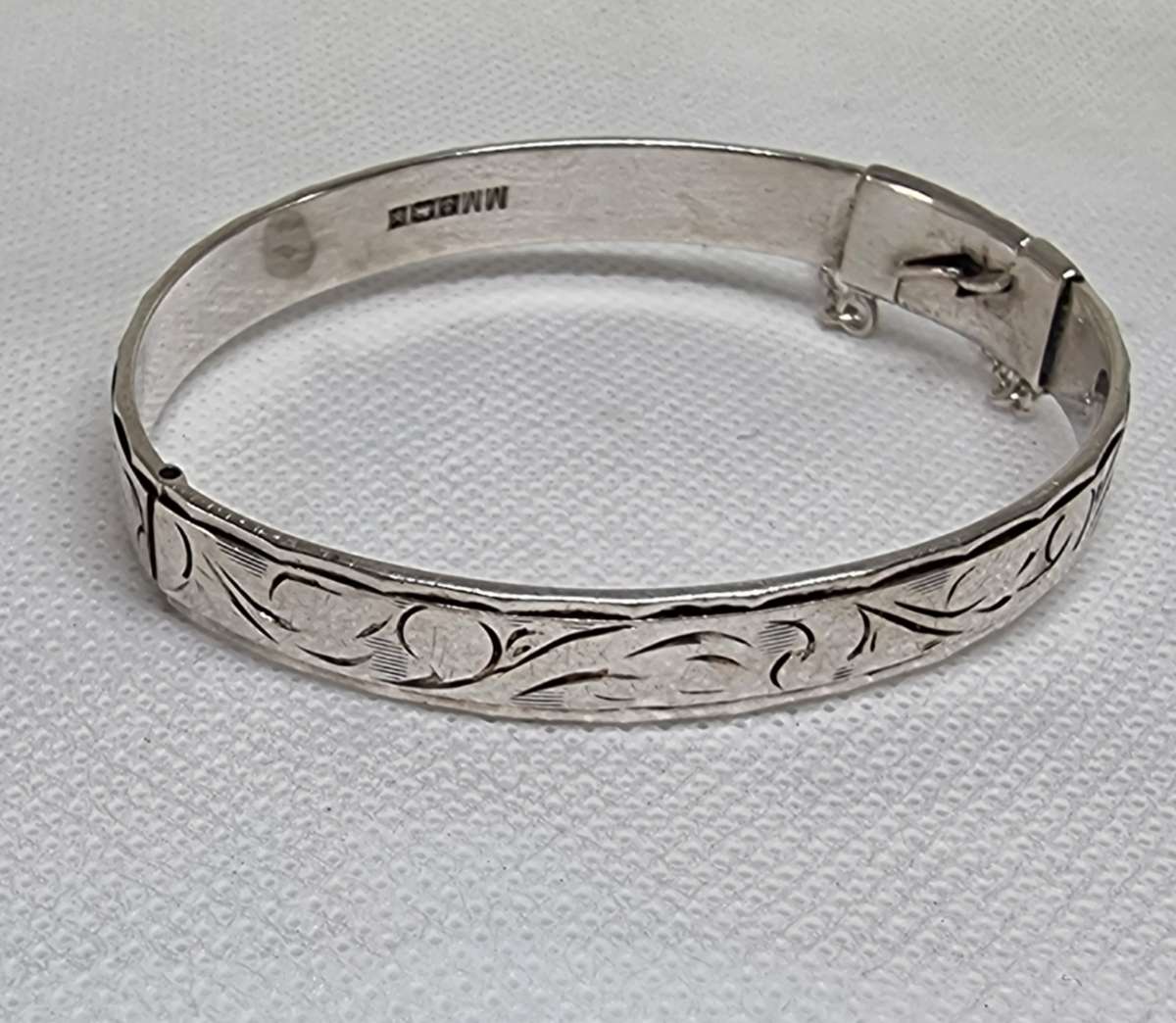 "HALL MARKED" ANTIQUE Engraved 925 "STERLING SILVER" Bangle. ( Genuine Silver. )