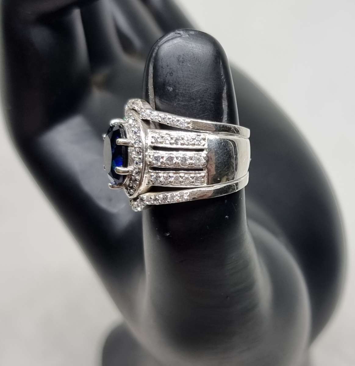 "Blue Sapphire CZ Oval Cut" 925 Sterling Silver Dress Ring. ( Genuine Silver. )