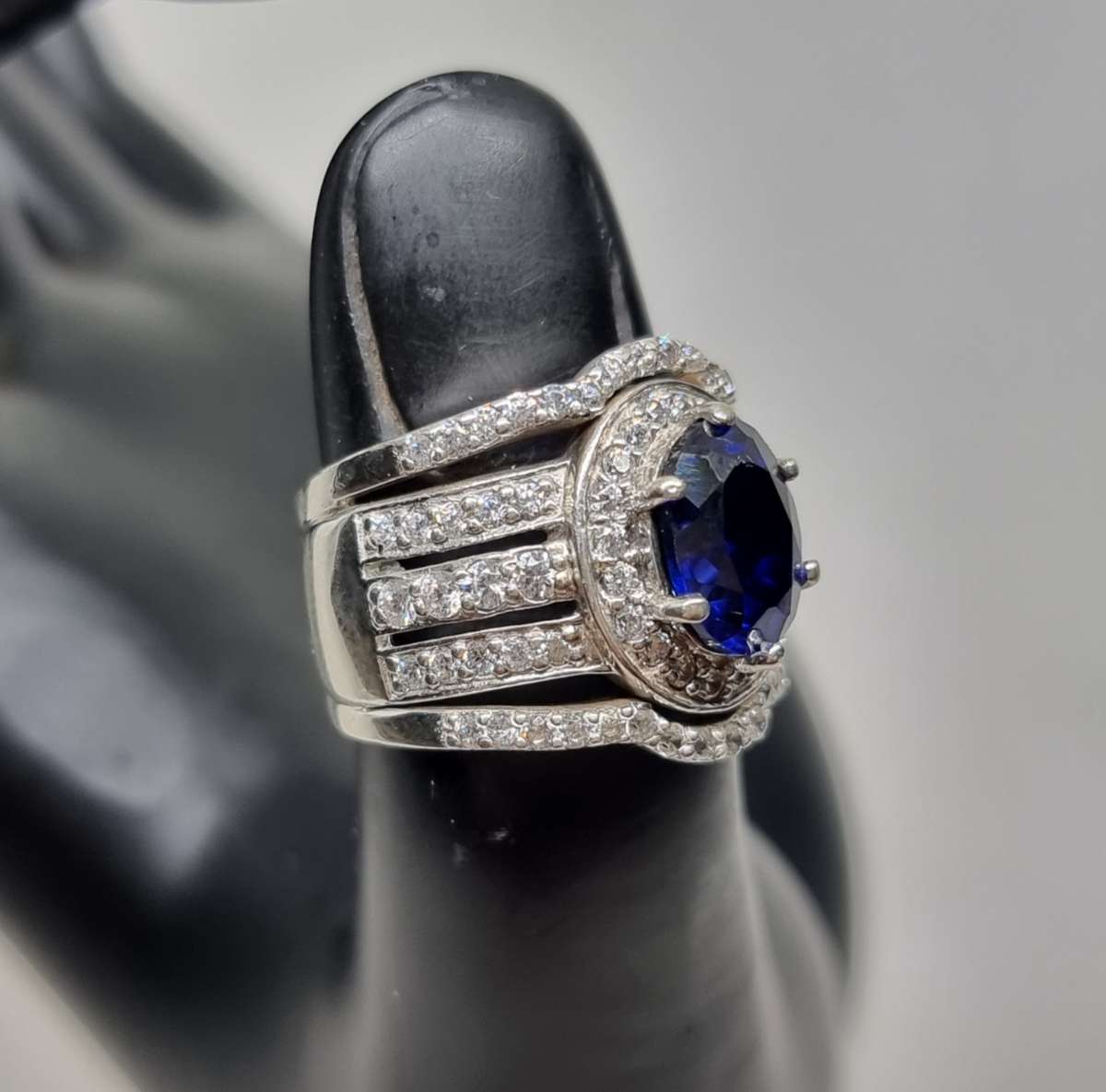 "Blue Sapphire CZ Oval Cut" 925 Sterling Silver Dress Ring. ( Genuine Silver. )
