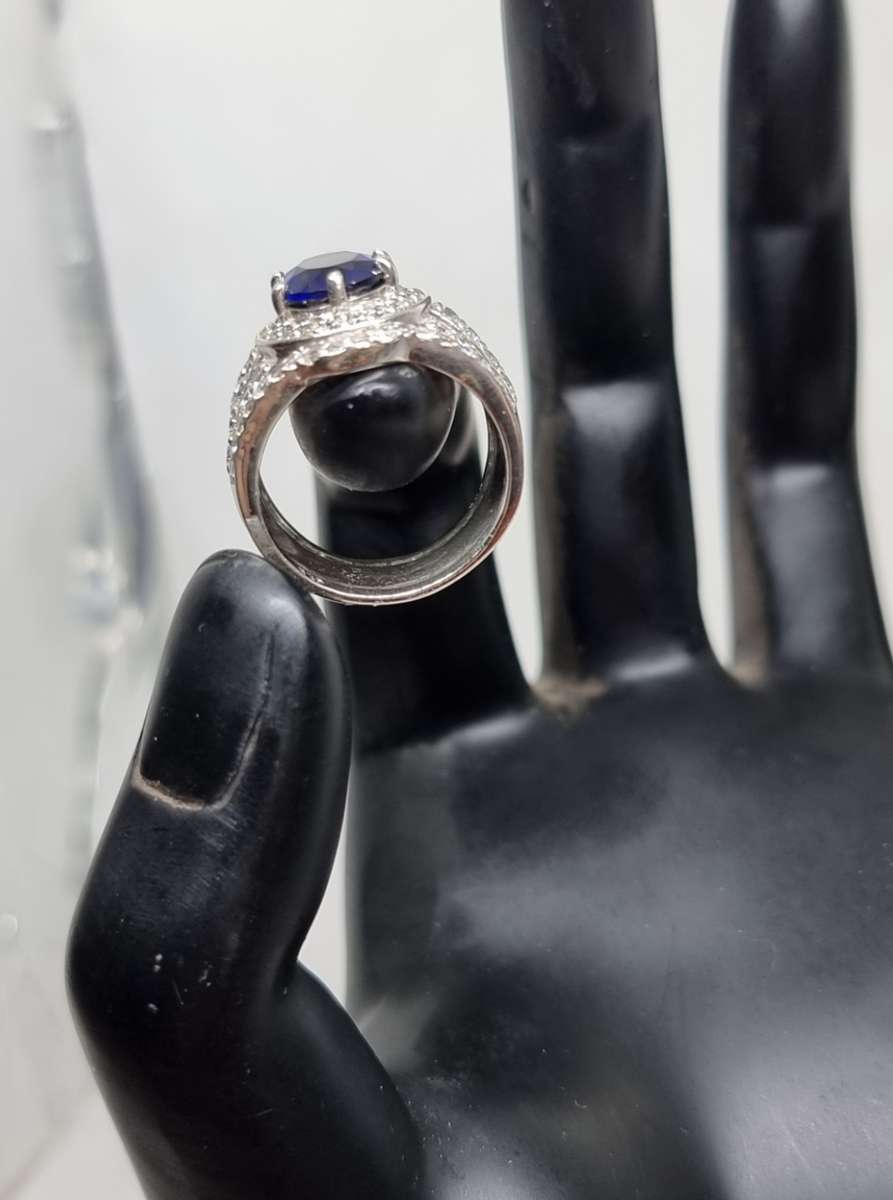 "Blue Sapphire CZ Oval Cut" 925 Sterling Silver Dress Ring. ( Genuine Silver. )