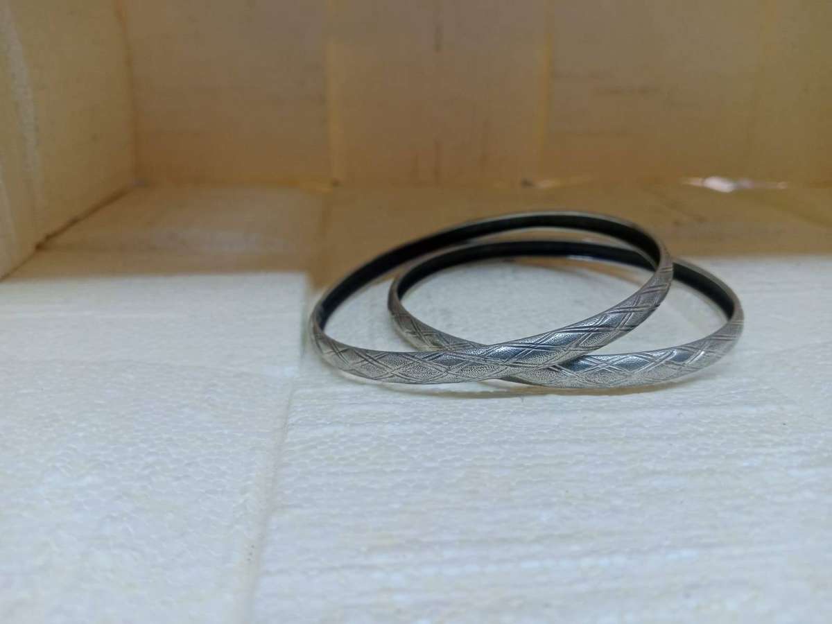 Pair of vintage sterling silver bangles( Genuine Silver.)