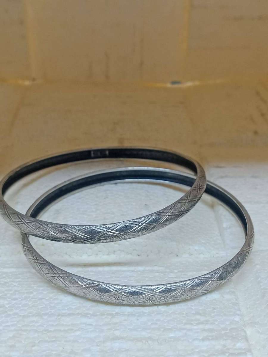 Pair of vintage sterling silver bangles( Genuine Silver.)