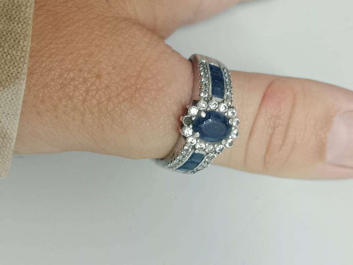 Stirling Silver 925 Ring with Blue shapphires