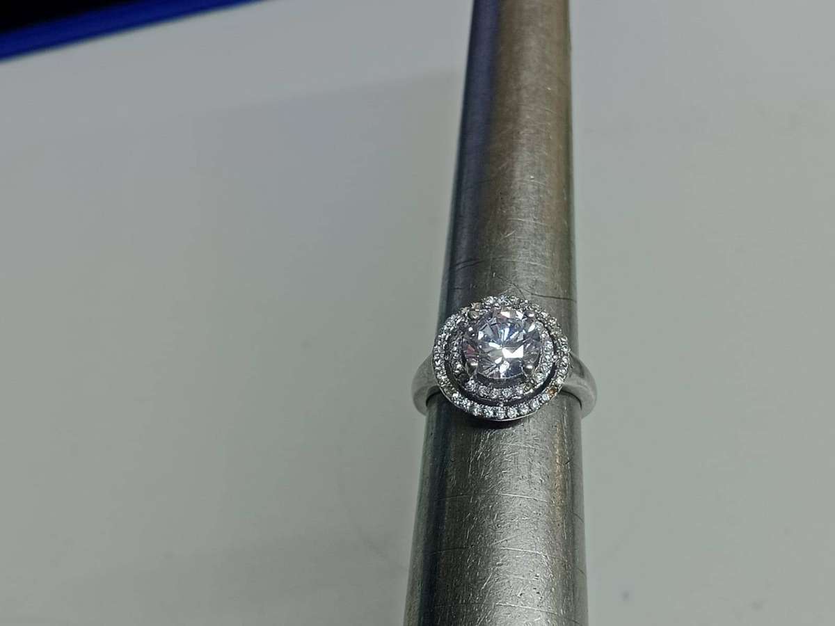 925 Sterling Silver Halo Ring with Sparkling Centre Stone c/z