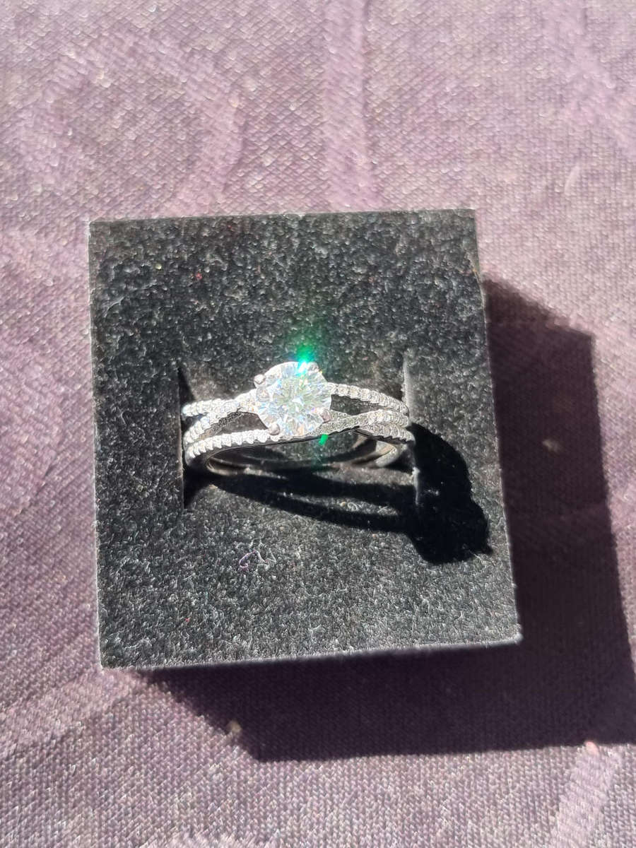 CERTIFIED "1.00 CARAT MOISANITE" Engagment Diamond Designer Sterling Ring (Genuine Silver)